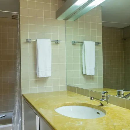 Marina Starboard Apartment, * Лагуш