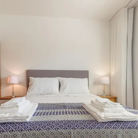 Marina Starboard Apartment, Лагуш