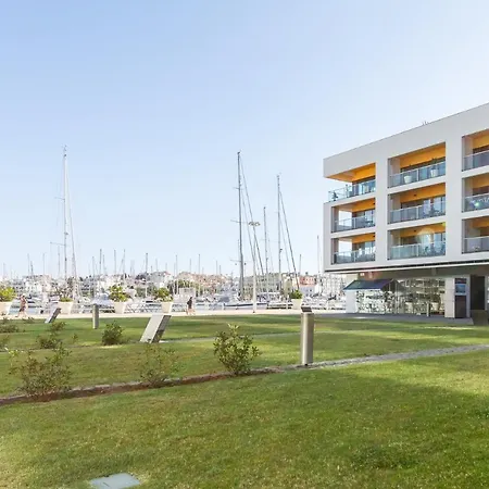 Marina Starboard Apartment, Apartamento *