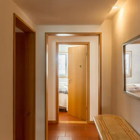 Marina Starboard Apartment, Apartamento *