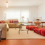 Marina Starboard Apartment,