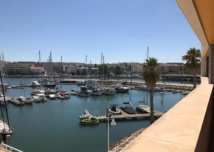 Marina Starboard Apartment,