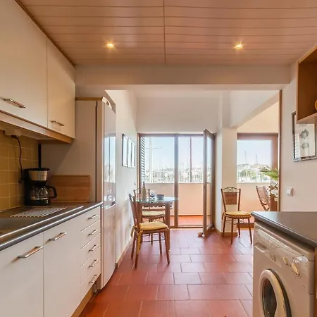 Marina Starboard Apartment,